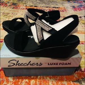 Sketchers Luxe Foam